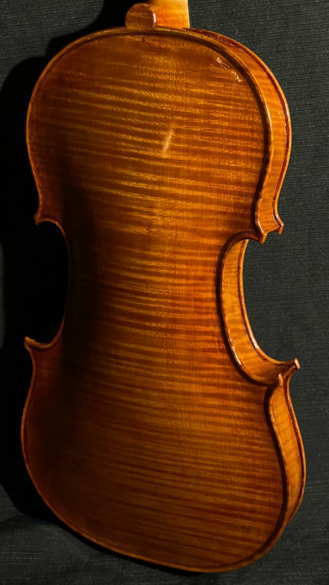 Custom made violin “Martin Horvat, Cremona 2024”  #violinmaker #violin #fineinstruments #luthier #artisan #art #italianexcellence #cremona  #soundquality